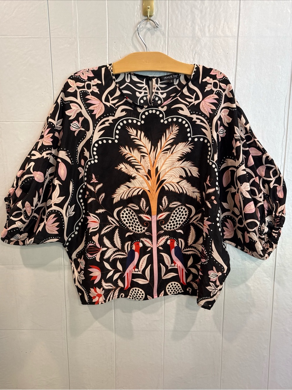 Jessie Liu Black Palm Tree Print Silk 3/4 Blouson Sleeve Tunic Blouse Sz S